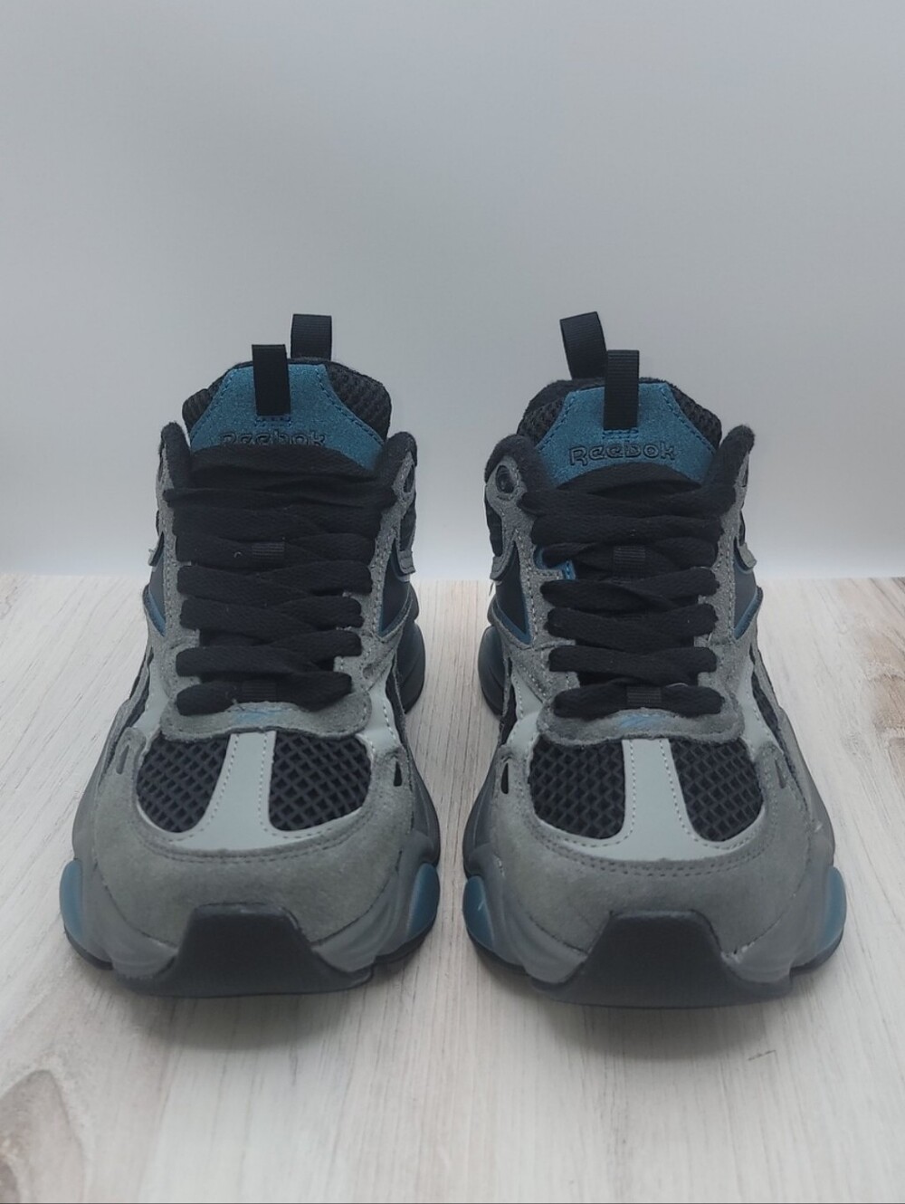 Reebok M Charge Mens Grey Blue Black Athletic Sneakers AR30246M-NMB Size 8M